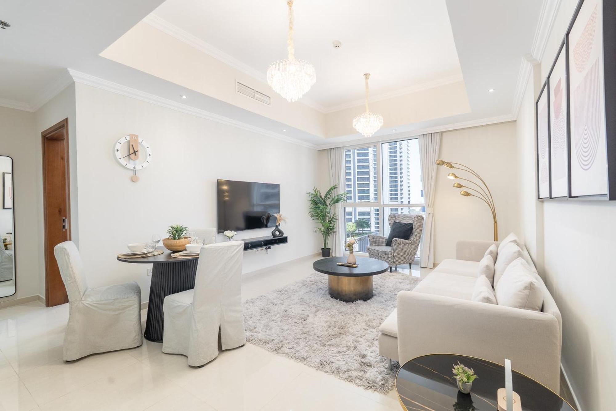 Heaven Crest Homes: Downtown Near Mall & Burj Khalifa Apartment *