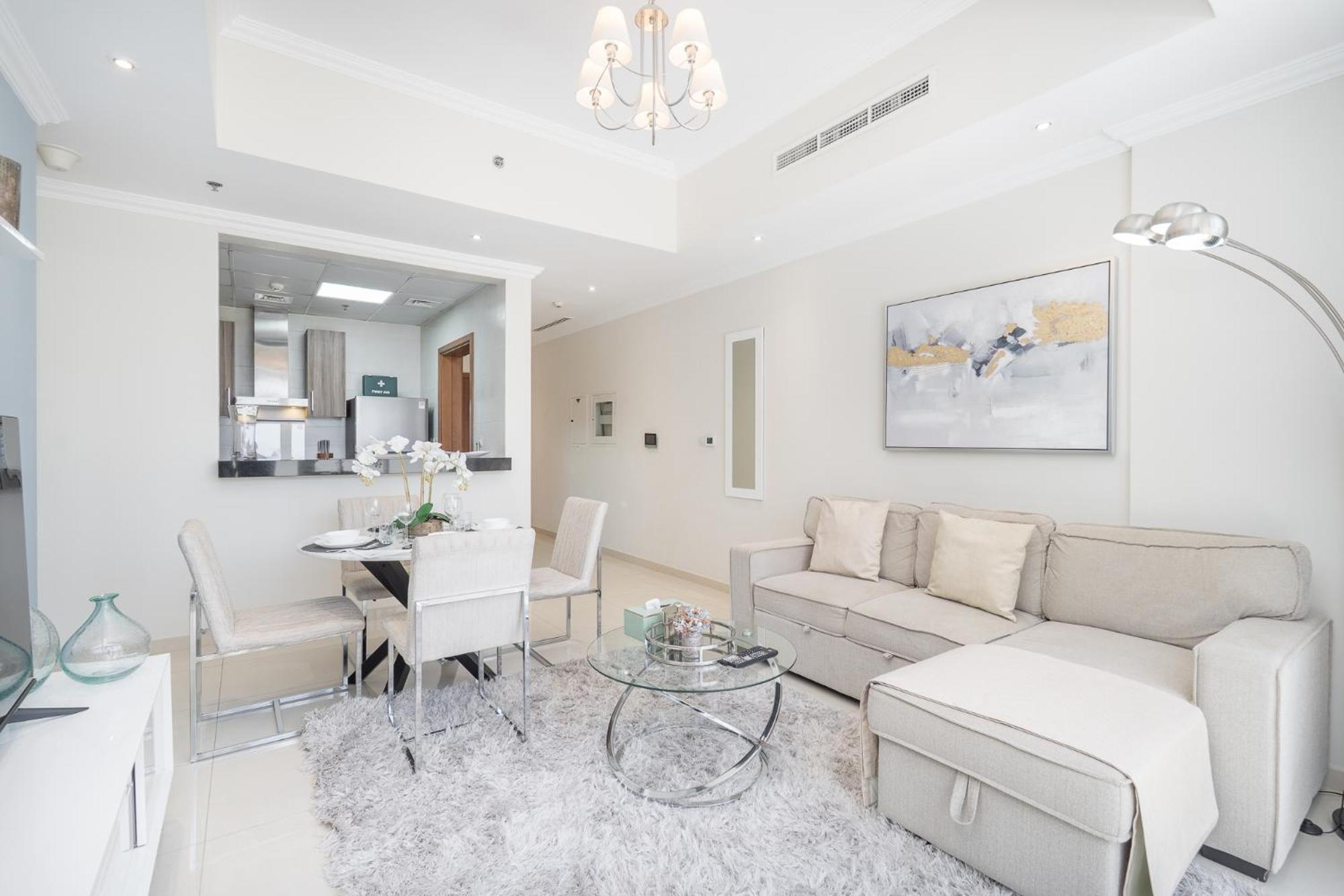 Heaven Crest Homes: Downtown Near Mall & Burj Khalifa Apartment *